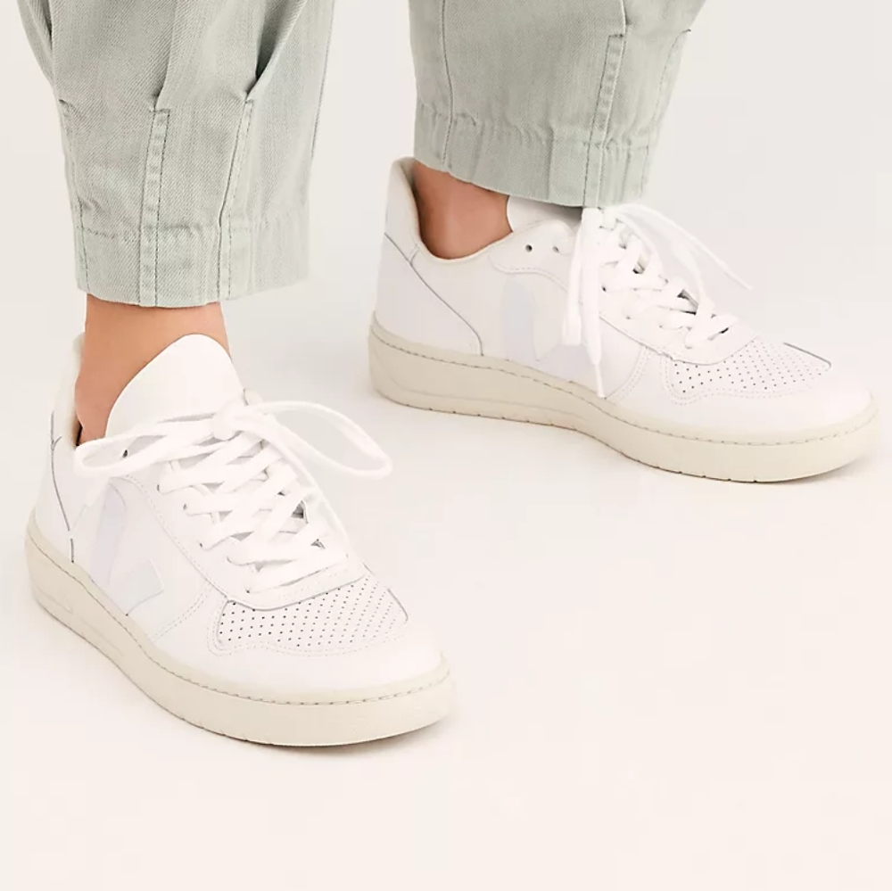 Veja V-10 Leather Sneakers - Picture 7 of 16